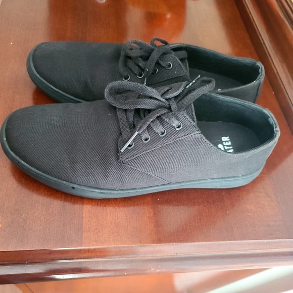 CUATER by TRAVIS MATTHEW Men's Quiet Shade Quincy Canvas Shoes Black/Black Sz10 - Picture 2 of 10